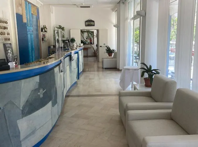 Ξενοδοχείο Continental Πέζαρο