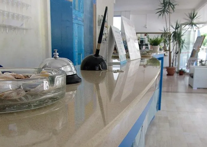 Ξενοδοχείο Continental Πέζαρο